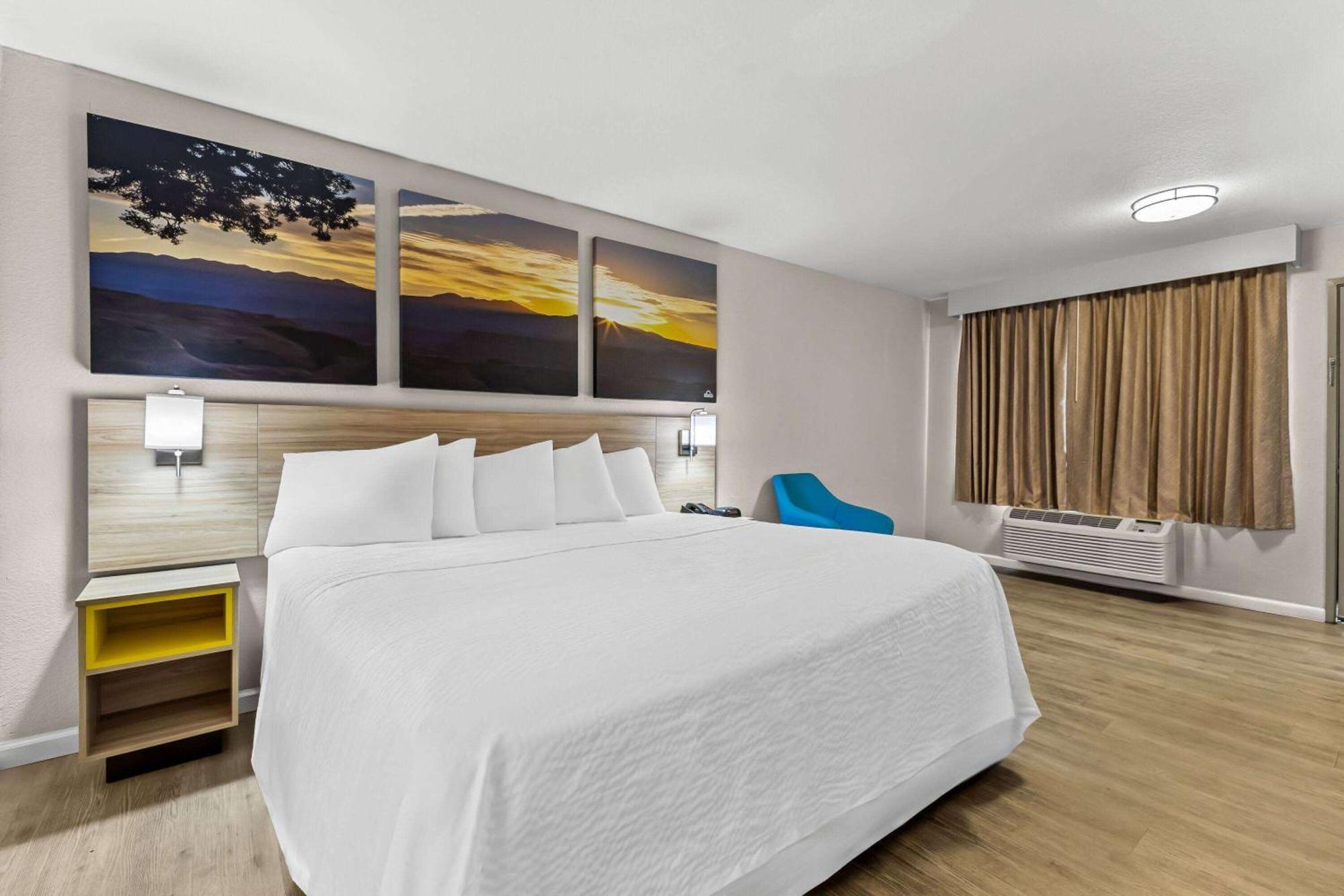 Days Inn By Wyndham Buckeye Exteriör bild