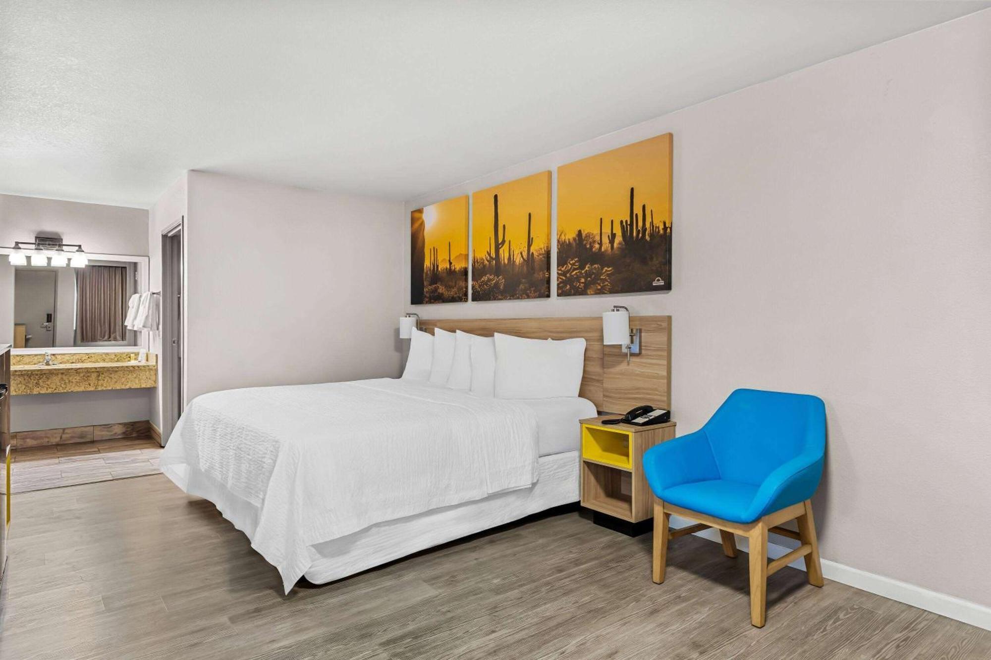 Days Inn By Wyndham Buckeye Exteriör bild