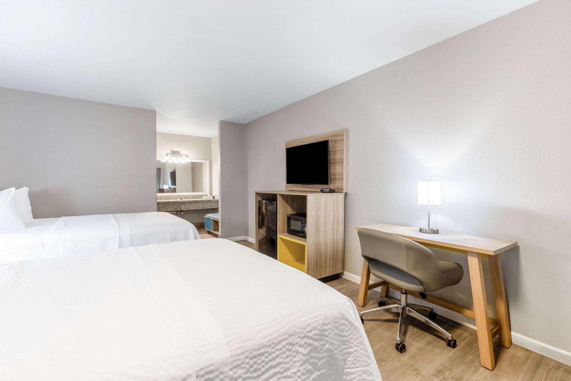 Days Inn By Wyndham Buckeye Exteriör bild