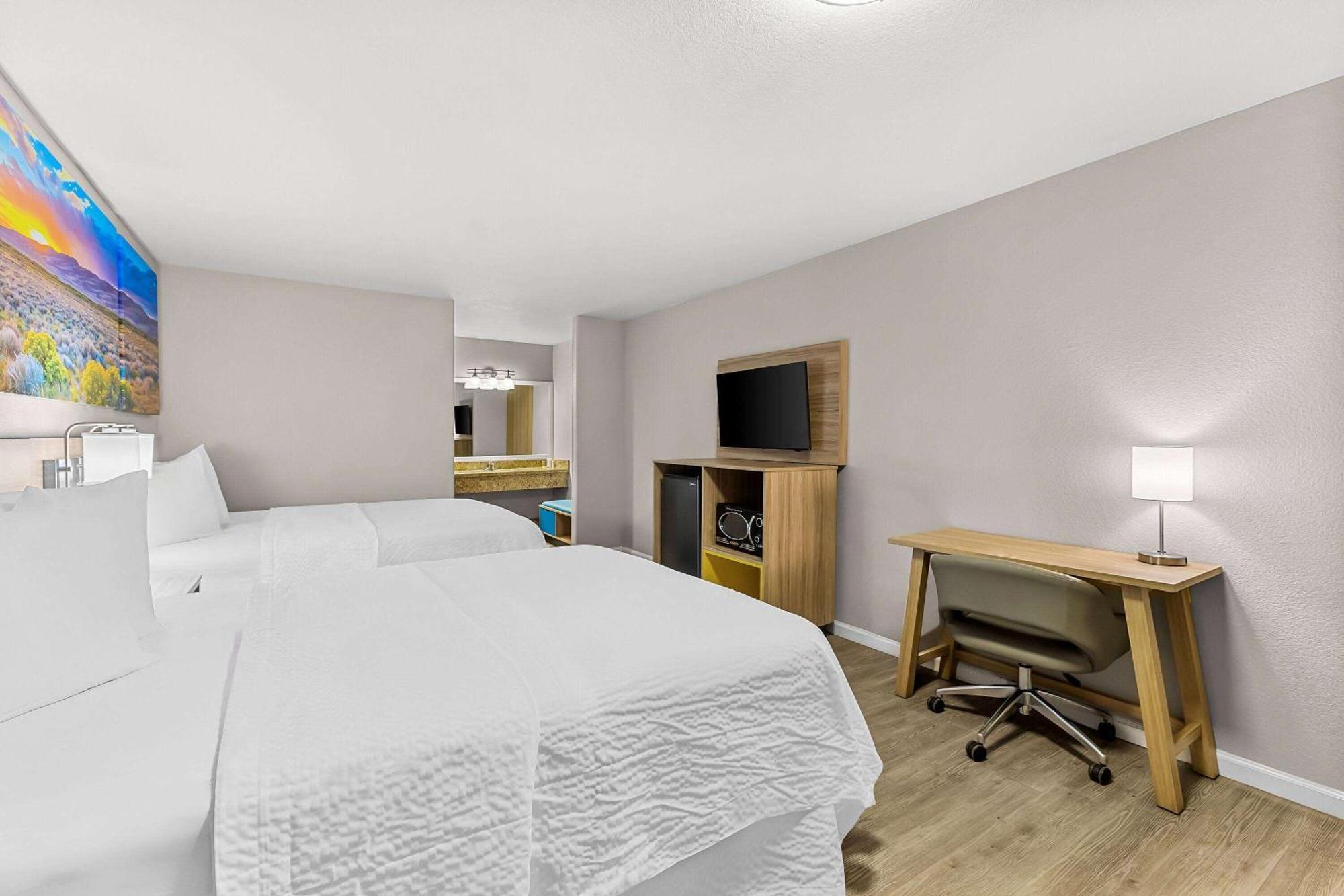 Days Inn By Wyndham Buckeye Exteriör bild
