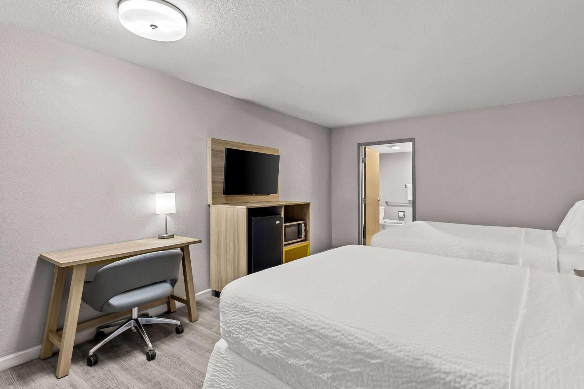 Days Inn By Wyndham Buckeye Exteriör bild