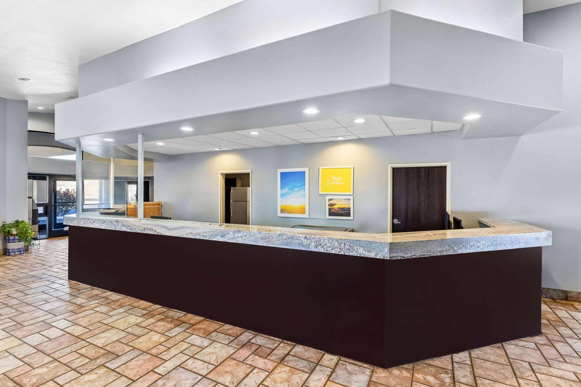 Days Inn By Wyndham Buckeye Exteriör bild